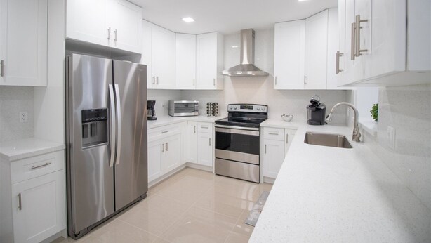 Dishwasher, cookware/dishes/utensils - Like New Miami Springs Family Home (Miami Springs)