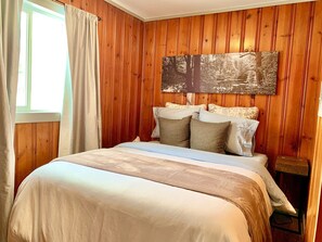 1 slaapkamer, een strijkplank/strijkijzer, gratis wifi, beddengoed