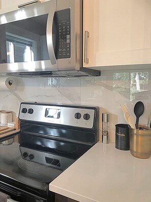Fridge, microwave, oven, stovetop - 1 Bedroom LUX Farmhouse Suite - Bear Mountain - Victoria (Victoria)