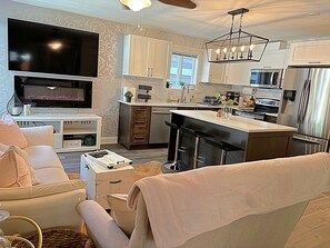 Smart TV, fireplace