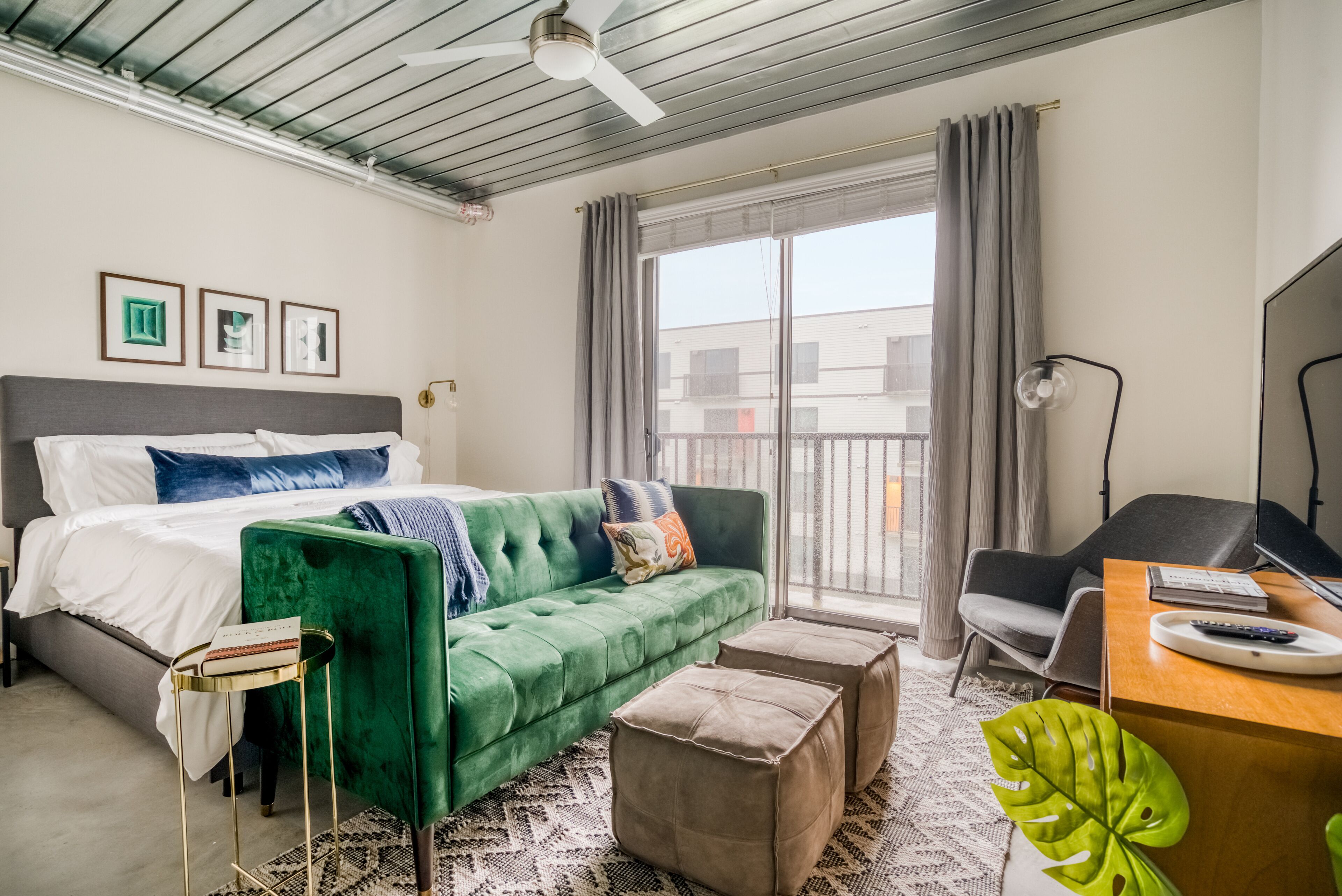Lodgeur | Stylish & spacious studio loft | Midtown