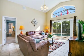 1-inch flat-screen TV with cable channels, TV, ping pong - Spacious but Affordable 4BD Home With Big Pool Area #4av554 (Davenport)