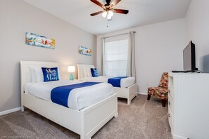 3 habitaciones, decoración personalizada y muebles diferentes