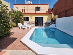 Outdoor pool - A Wave From It All - Chuburna Beach Front, Spacious Family or Romantic Villa (Chelem)