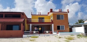 Exterior - A Wave From It All - Chuburna Beach Front, Spacious Family or Romantic Villa (Chelem)