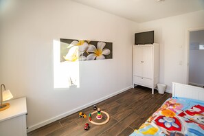 3 bedrooms, iron/ironing board, travel crib, WiFi