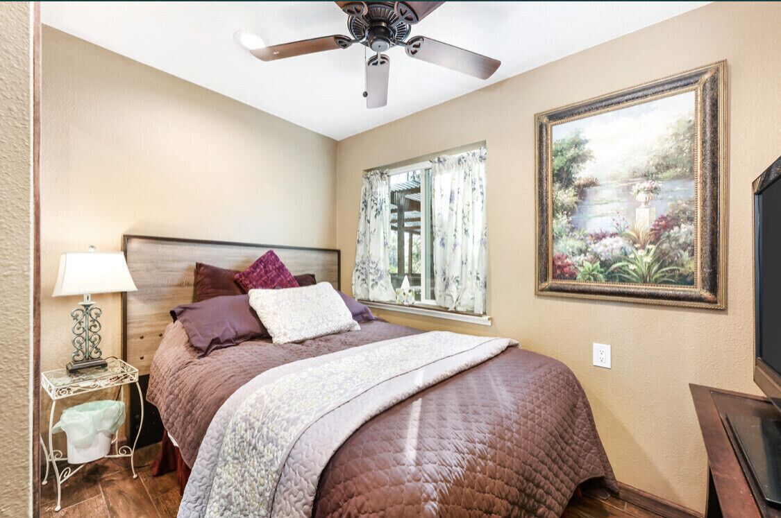 Forest Cottage Large Group Retreat/30beds Sleeps 48