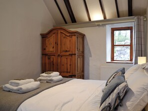 1 quarto, Wi-Fi de cortesia, roupa de cama