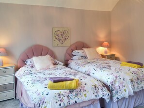 3 quartos, Wi-Fi de cortesia, roupa de cama
