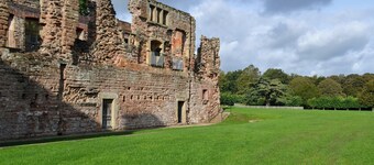 The Coach House Apartment