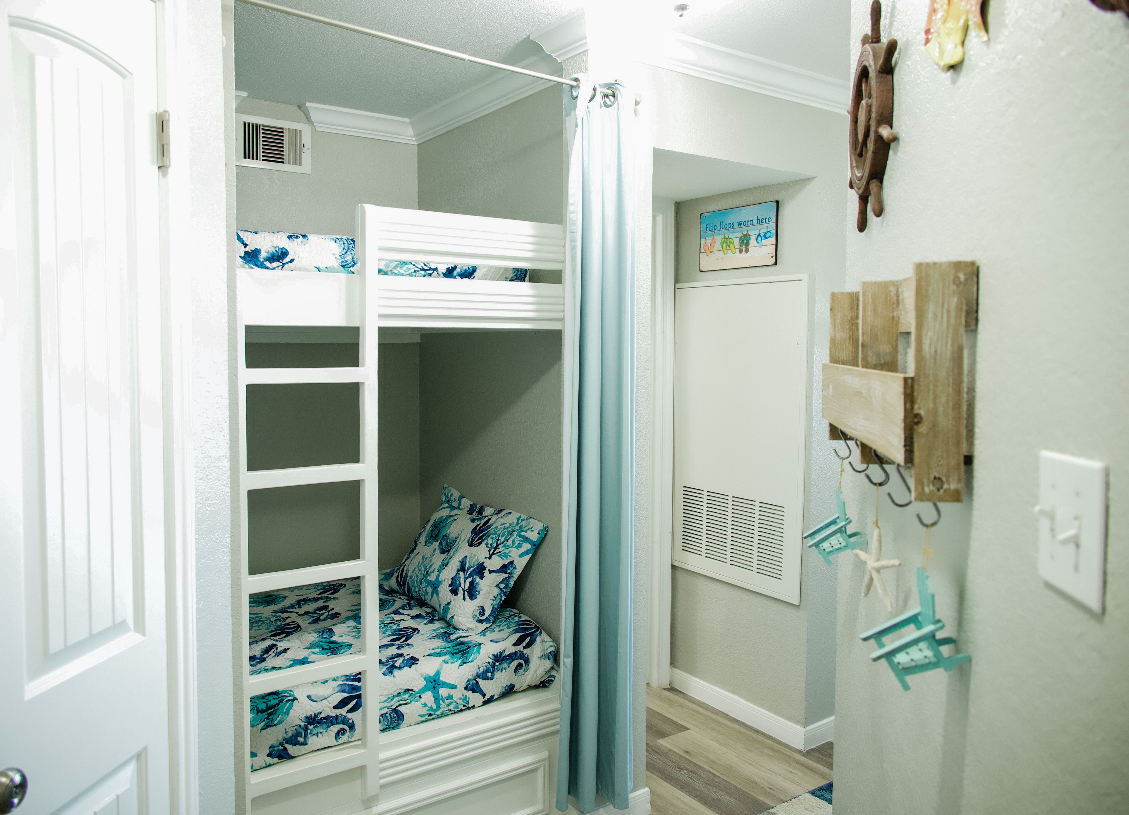 Beachfront~Top Floor~Sunrise/Ocean View~Heated Pool~2 Hot Tubs!