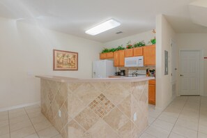 Interior - Encantada Resort - 3010 Yellow By Fairytale VR (Kissimmee)