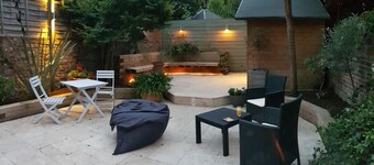 Light, airy & spacious room. Centrally located