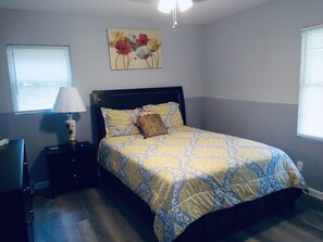 3 bedrooms, iron/ironing board, WiFi, bed sheets