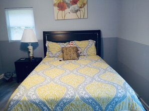 3 makuuhuonetta, silitysrauta/-lauta, Wi-Fi, vuodevaatteet