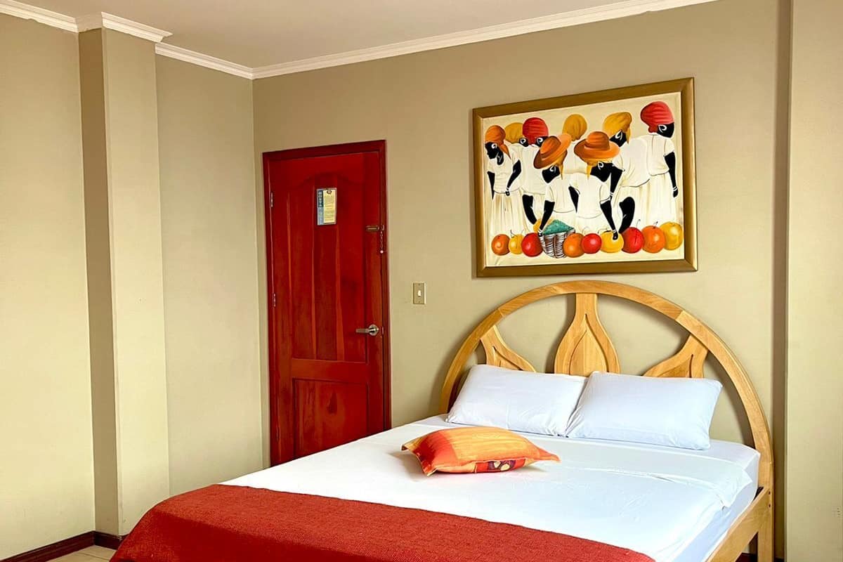 1 habitación, espacio para trabajar con laptop y wifi gratis