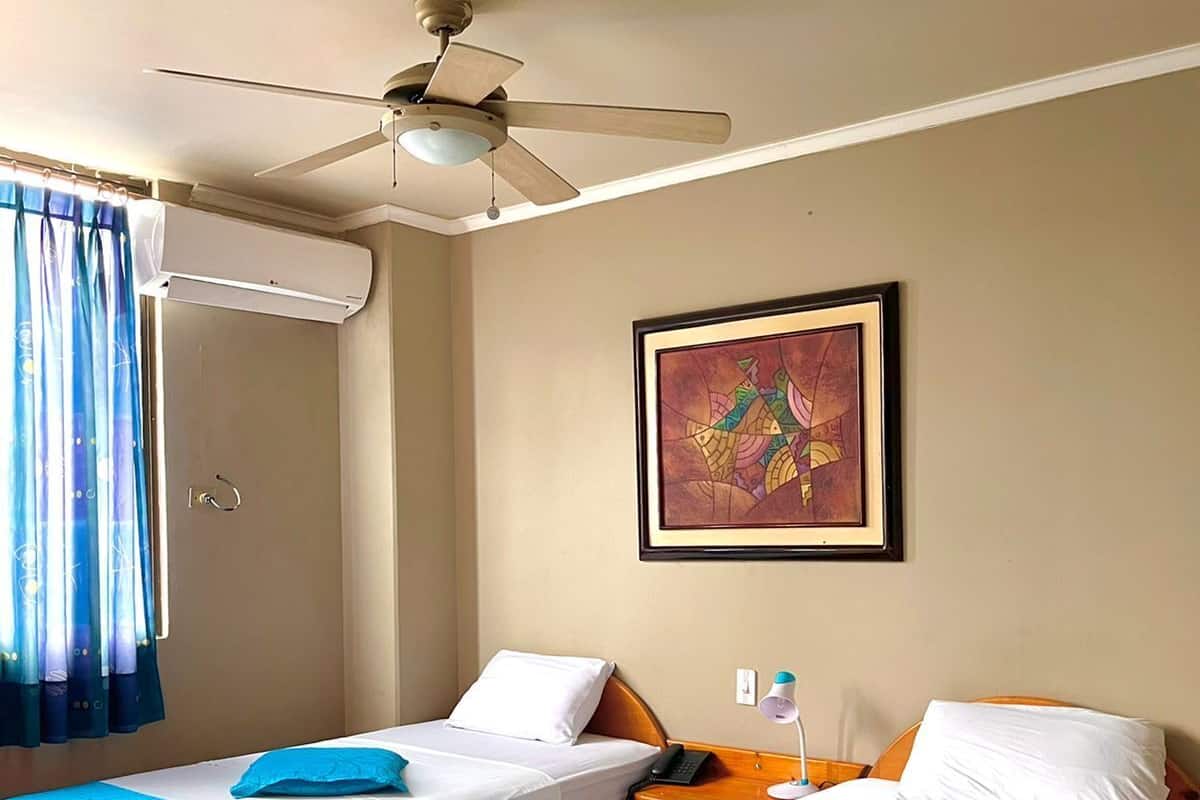 1 habitación, espacio para trabajar con laptop y wifi gratis