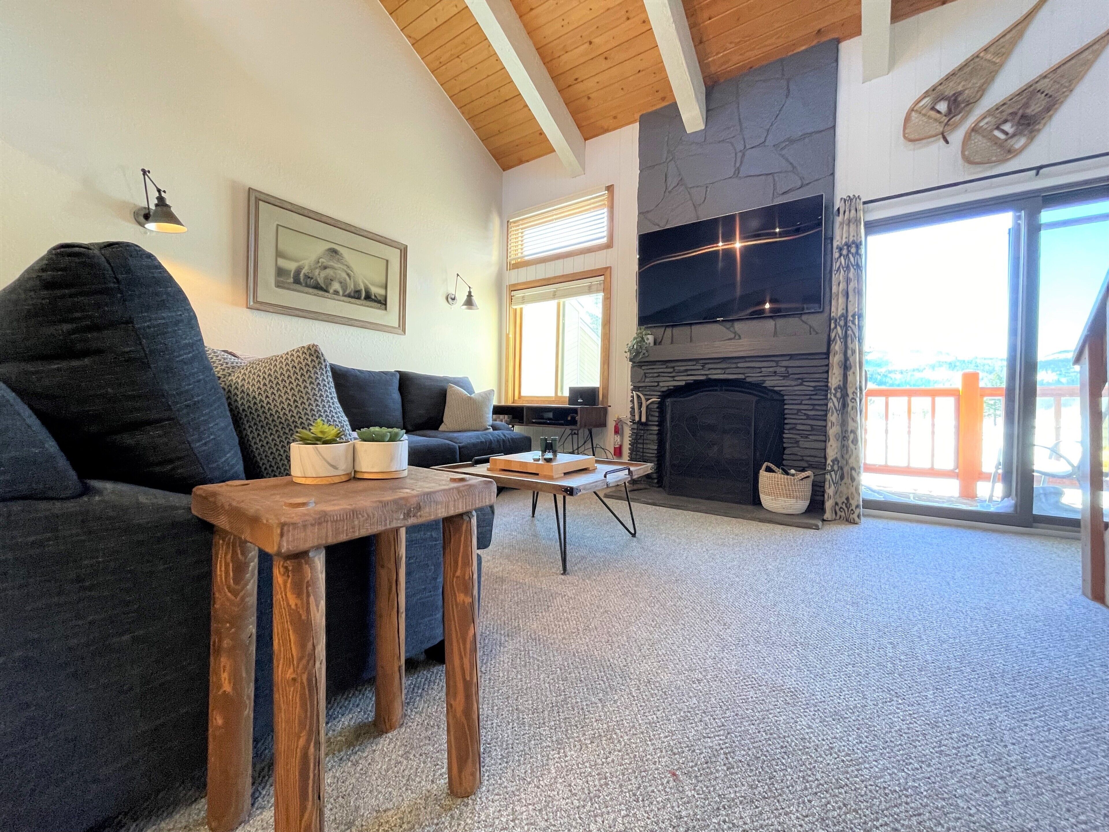 Smart-TV, Kamin, Videospiele, DVD-Player