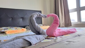 3 bedrooms, desk, laptop workspace, free WiFi - Zenith Suite Residence (Johor Bahru)