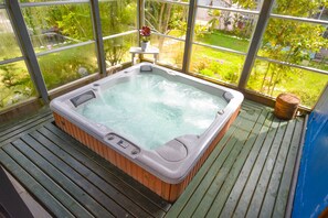 Bañera de hidromasaje interior