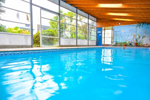 Una piscina techada