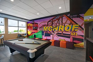 Lobby - Tru by Hilton Monroe (Monroe)