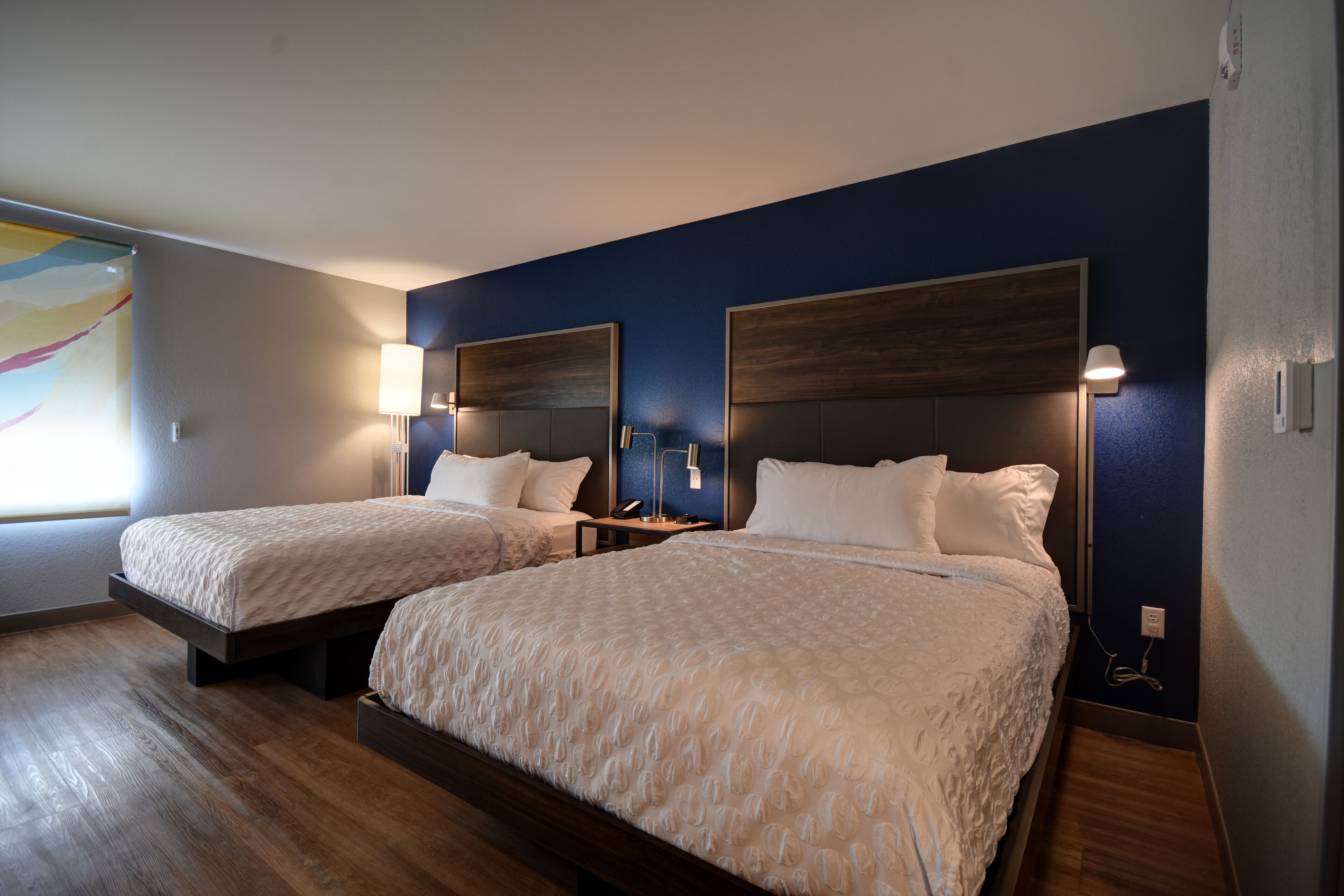 desk, laptop workspace, free wifi, bed sheets