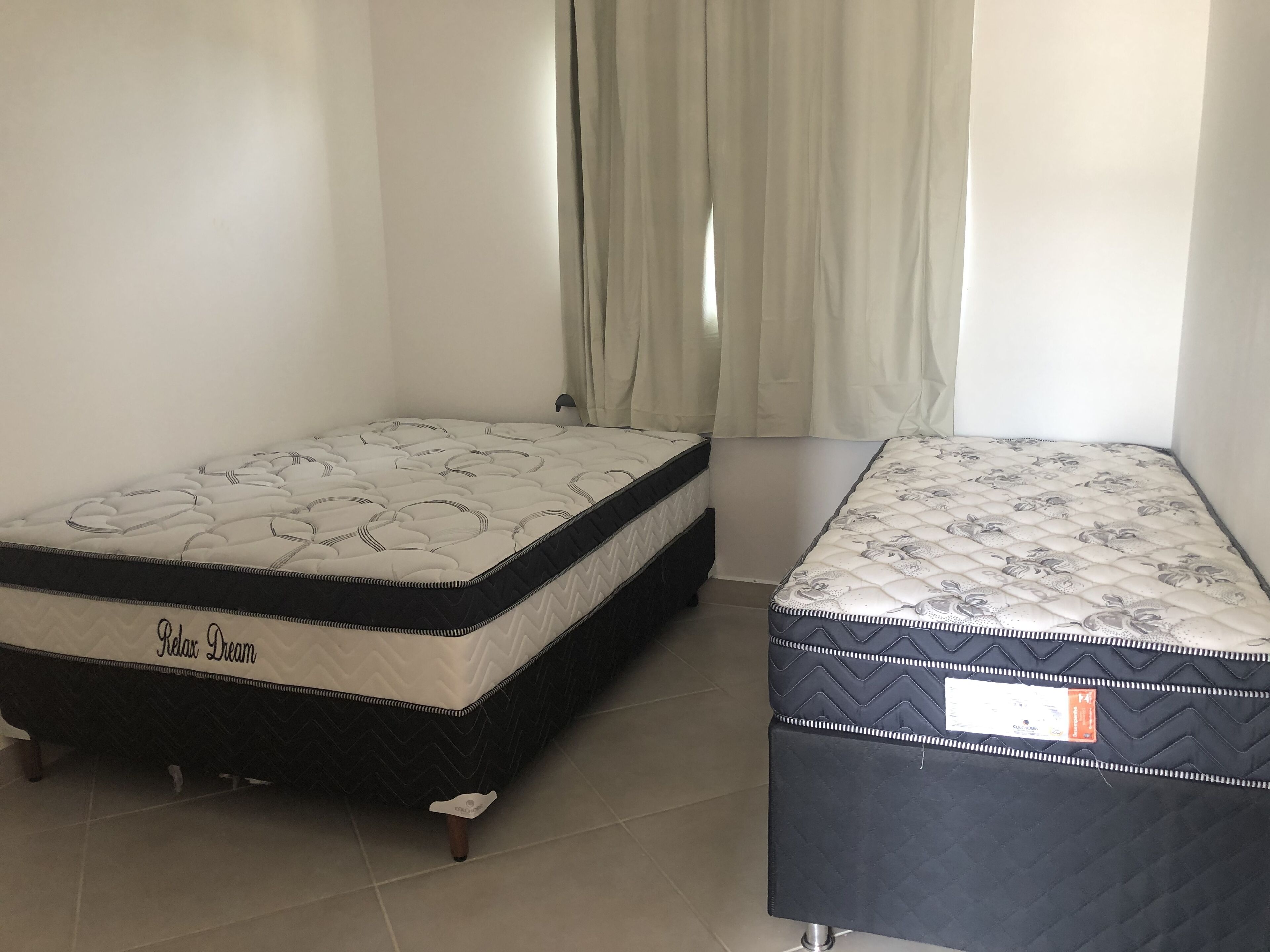 Ap 101 Excellent, New, Walking access to Maranduba Beach. Apart 105