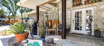 Quaint, Cozy, Spacious, Airy ...one of Gruene's favorites. 