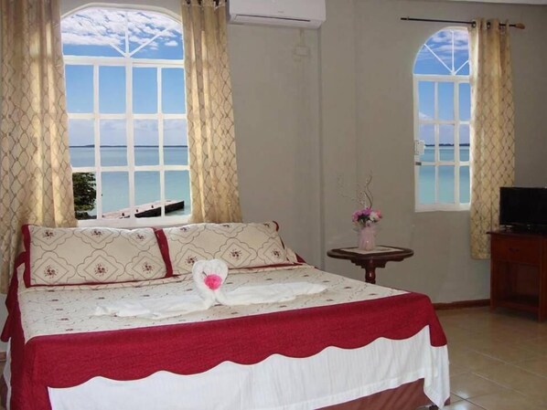 Desk, free WiFi, bed sheets - Mirador Hotel (Corozal)