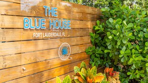 Property entrance - The Blue House Fort Lauderdale (Fort Lauderdale)