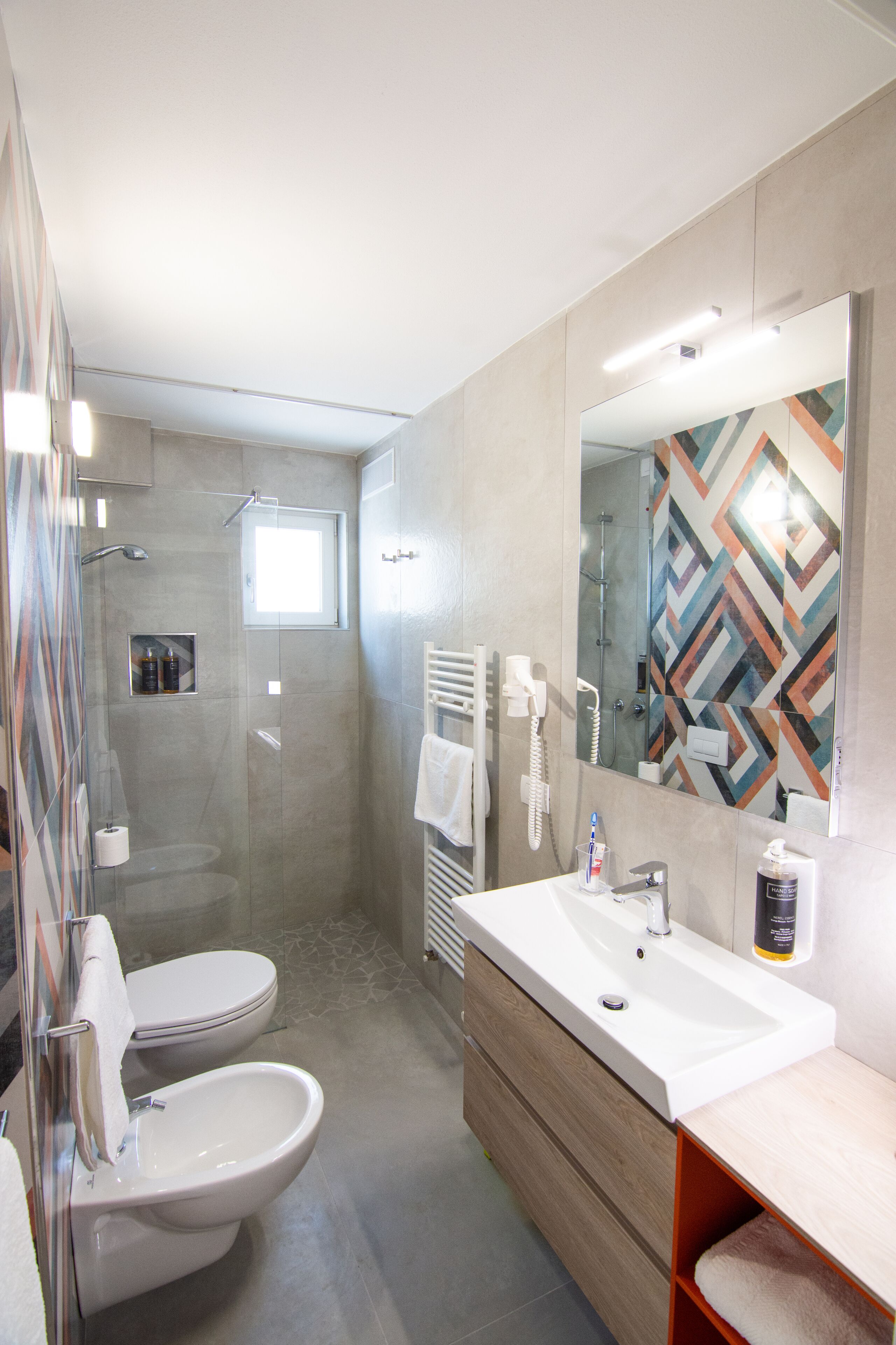 Suite Malvasia suite in a new private building near the sea and the center.