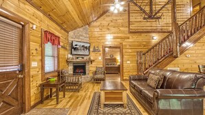 42-inch TV with cable channels, fireplace - A NEW Beginning #522 (Cosby)