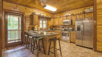 Cabin, Multiple Beds, Private Pool | Private kitchen | Fridge, microwave, stovetop, dishwasher