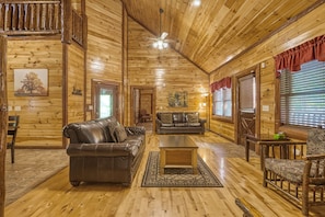 42-inch TV with cable channels, fireplace - A NEW Beginning #522 (Cosby)