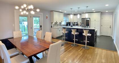 PRIVATE heated pool & hot tub, dogs ok, near Keeneland