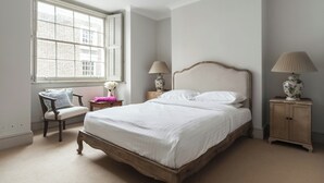 3 bedrooms, laptop workspace, cots/infant beds, WiFi - Campden Street V (London)