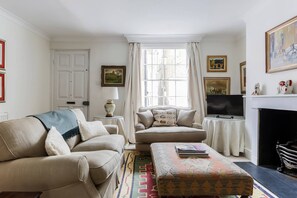 Leilighet (2 Bedrooms) | Oppholdsområde | TV
