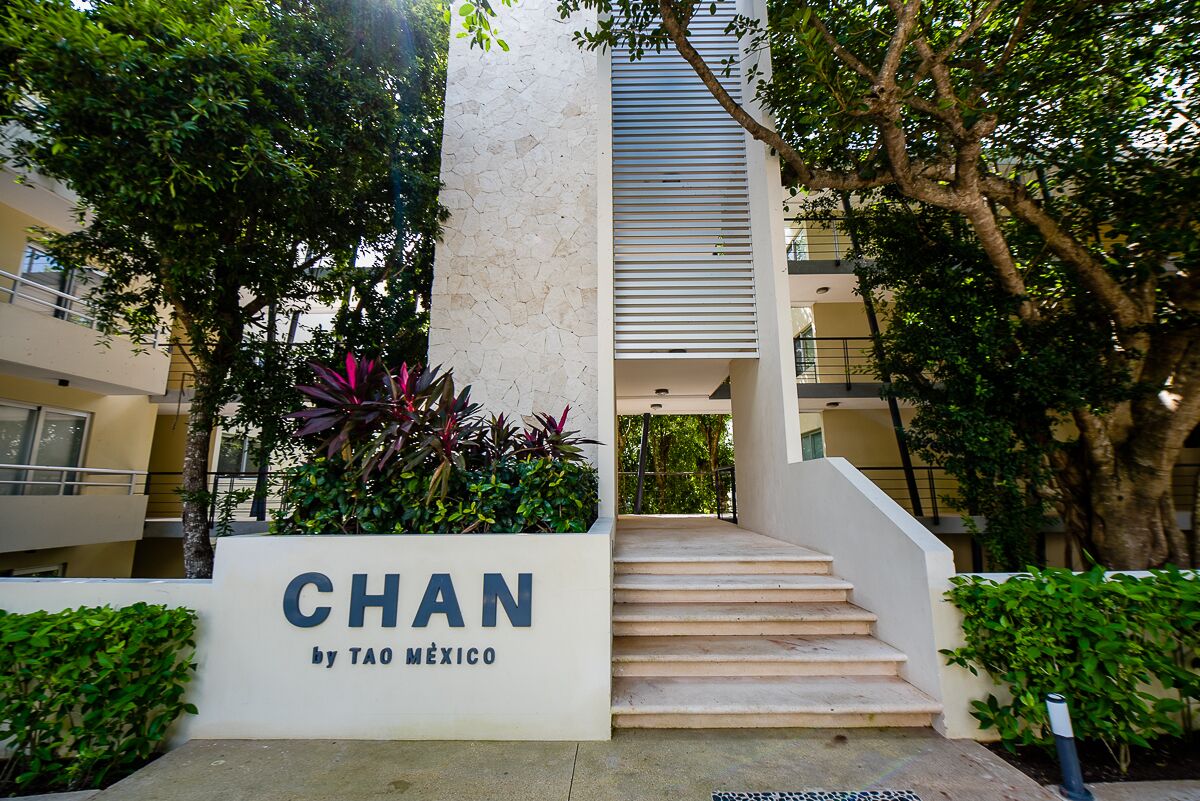 Modern Condo in Gated Comm. Pool, WiFi in Gorgeous Tropical & Tranquil Setting