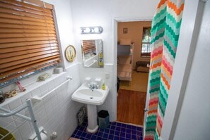 Bathroom - Mid Town Hippie House by the Bay (Miami)