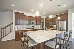 Fridge, microwave, oven, stovetop - Coastal Style 5 Bedroom, 4.5 Bath Home 1 mile from Bethany Beach! Pool, Fitness Center, Multi Sport Court, Sauna, Weekend Shuttle! (Ocean View)