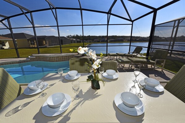 House, 4 Bedrooms | Balcony