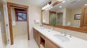 公寓客房, 4 間臥室 (Countryside 183) | 浴室 | 免費盥洗用品、吹風機、毛巾、肥皂