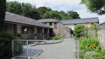 Mặt tiền nơi lưu trú