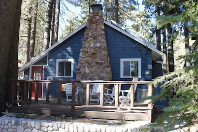 "Peaceful Family Getaway – Near Lake, Wildflowers & Outdoor Adventures"