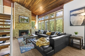 Smart TV, fireplace