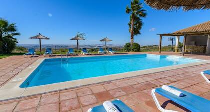 Cortijo Escondido Arcos de la Frontera by Ruralidays