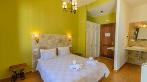 9 chambres, lit de bébé portatif, Wi-Fi