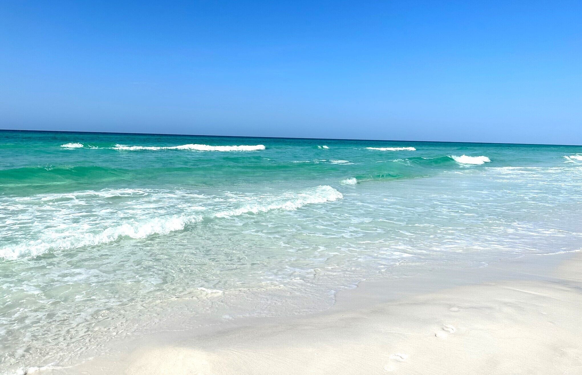 Beach nearby, beach towels, beach bar