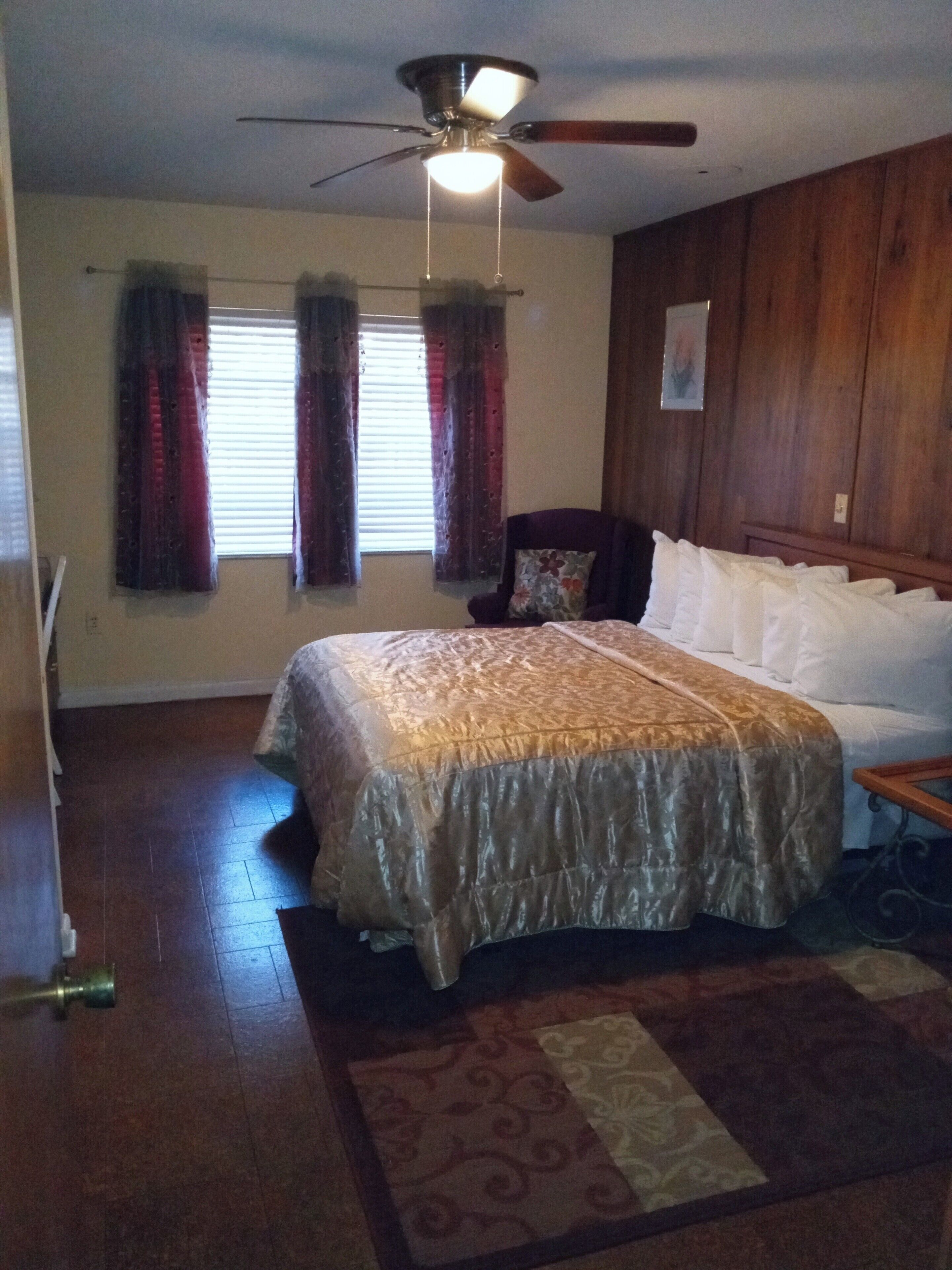 Private Clean Safe Suite nr Lake Bok Tower Legoland Disney Skydiving